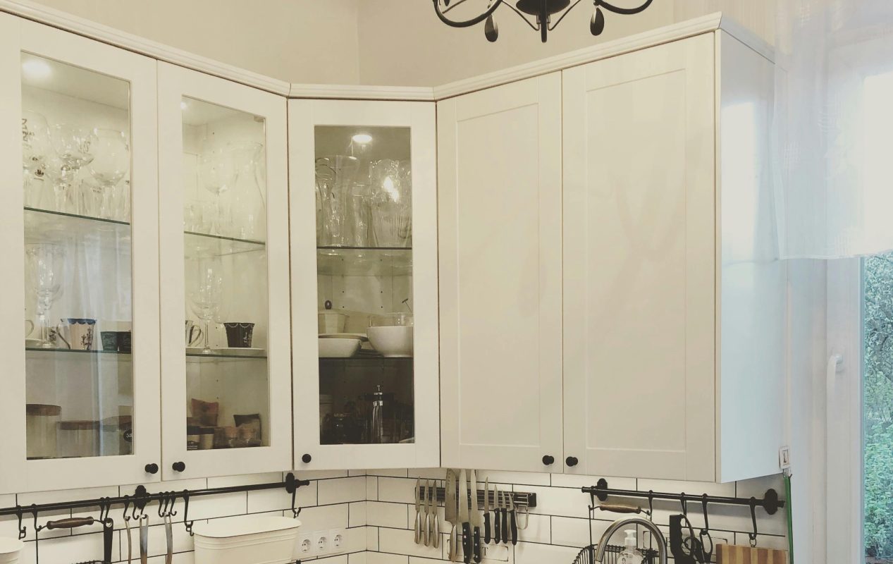 Virtuves skapīši ar stikla durvīm